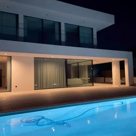 Exclusive House With Full Sea View, Luxury And Comfort By The Sea 别墅